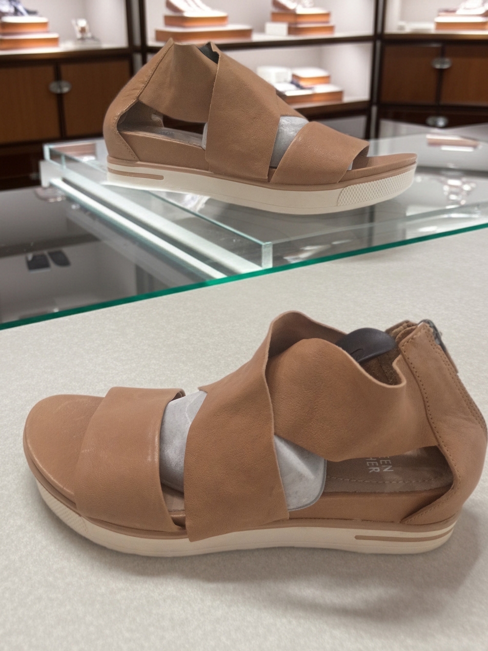 Eileen Fisher Tan Crisscross Leather Sport Sandal Size 7